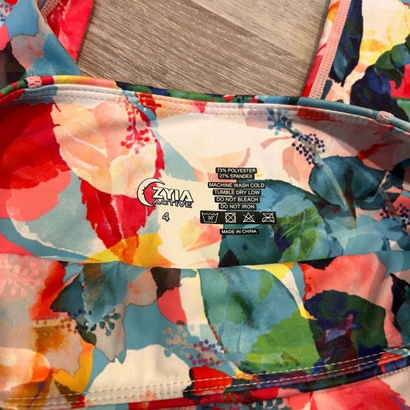 Zyia, Floral cropped light n tight leggings, size 4 - Picture 5 of 9